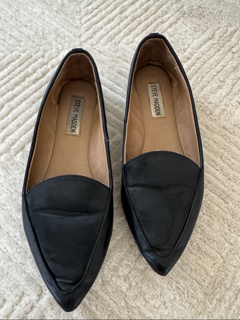 Steve Madden Black Pointed Loafer Flats with Sleek Vamp
